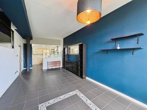 Lounge- click for photo gallery